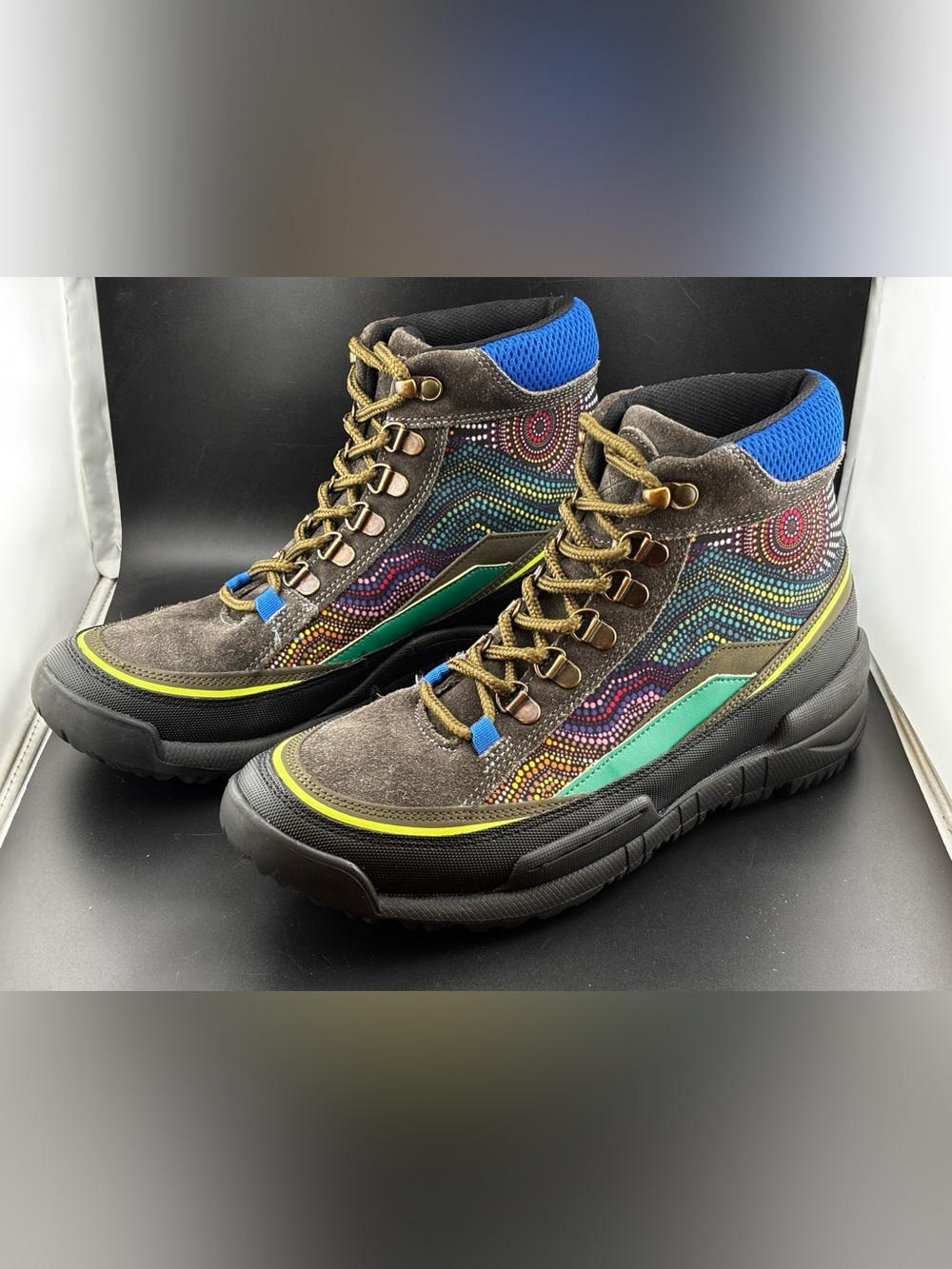 Brisbane Trekk by Inkkas Women’s Aztec Geometric Hiking Boots Size 10